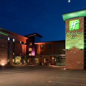 Only 1.5 miles from the City Centre with ample free parking