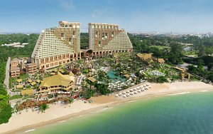 Centara Grand Mirage Beach Resort Pattaya in Pattaya