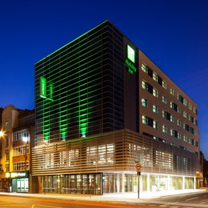 Hotel exterior, just a 10-min walk from Whitechapel tube and DLR