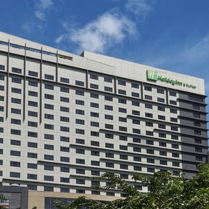 A Makati hotel that puts you in the heart of Ayala Center