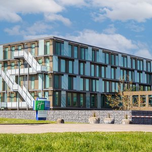 Hotel Exterior with green spaces 