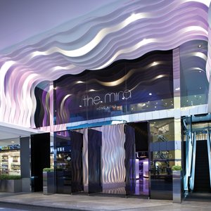 Exterior Hotel Entrance
