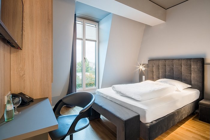THE ROOMS - Hotel & House, Frankfurt – Updated 2023 Prices