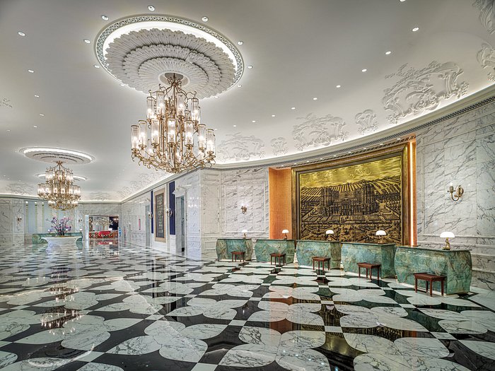 Grand Lisboa Palace Hotel Lobby