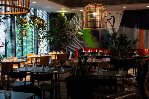 Leroy Cafe Budapest () Leroy Cafe Budapest