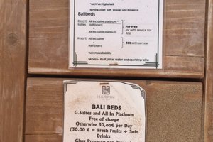 Basseng og strand