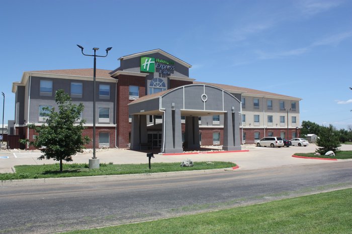 HOLIDAY INN EXPRESS & SUITES SHAMROCK NORTH, AN IHG HOTEL $107 ...