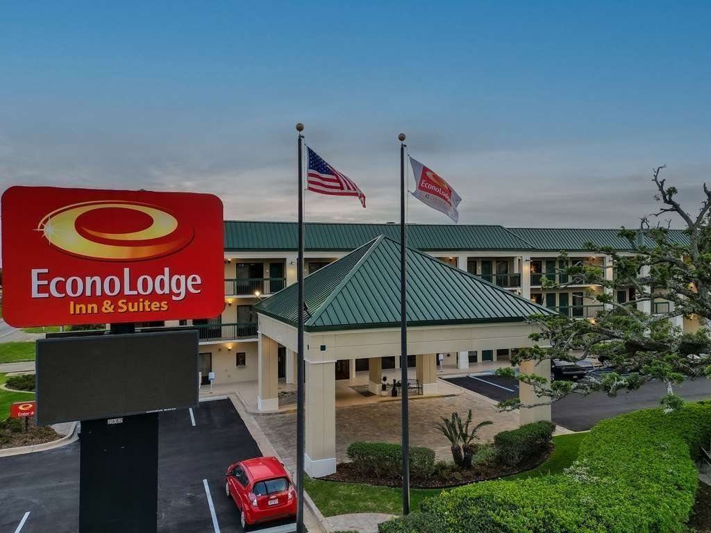 ECONO LODGE INN & SUITES FOLEY-NORTH GULF SHORES - отзывы, фото и сравнение  цен - Tripadvisor