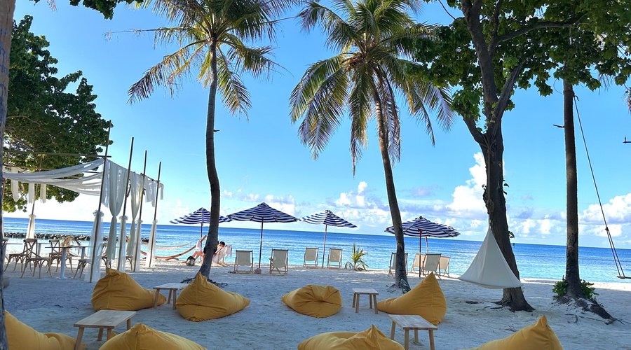 Discover a slice of paradise at our restaurant on Fulidhoo Island. With a menu curated to tantalize your taste buds, each dish is a testament to the rich culinary heritage of the Maldives. The panoramic sea views, coupled with the melodious rhythm of the waves, create a charming ambiance for a perfect meal.