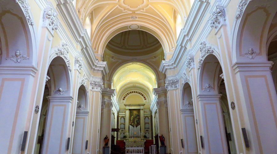 Interno: navata centrale
