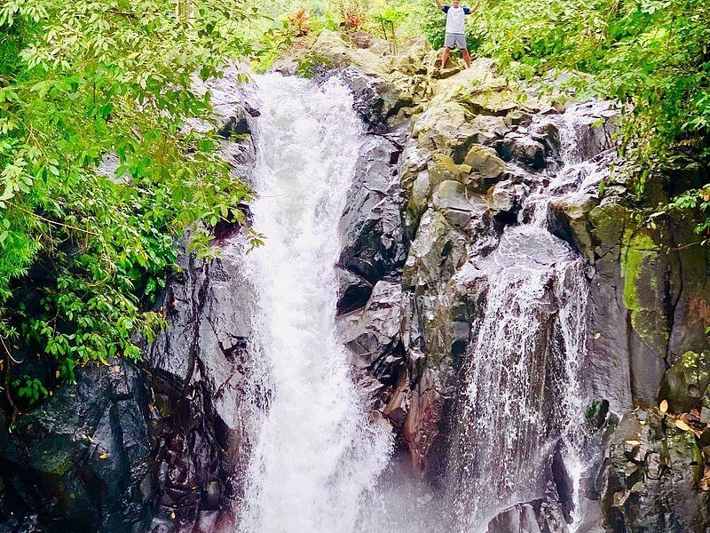 Aling-Aling Waterfall 