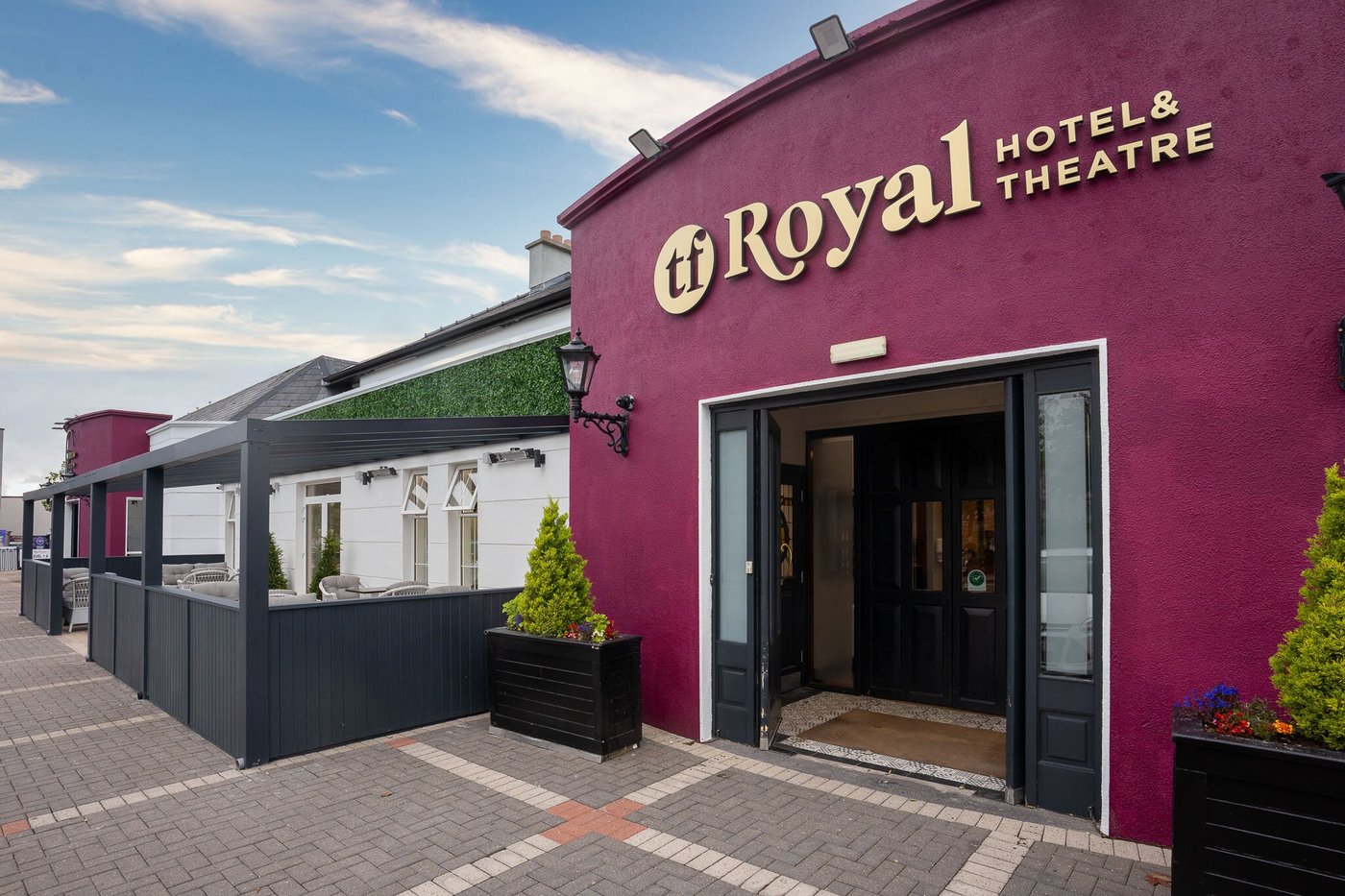 Tf Royal Hotel And Theatre Updated 2024 Reviews Castlebar Ireland Tripadvisor 0072