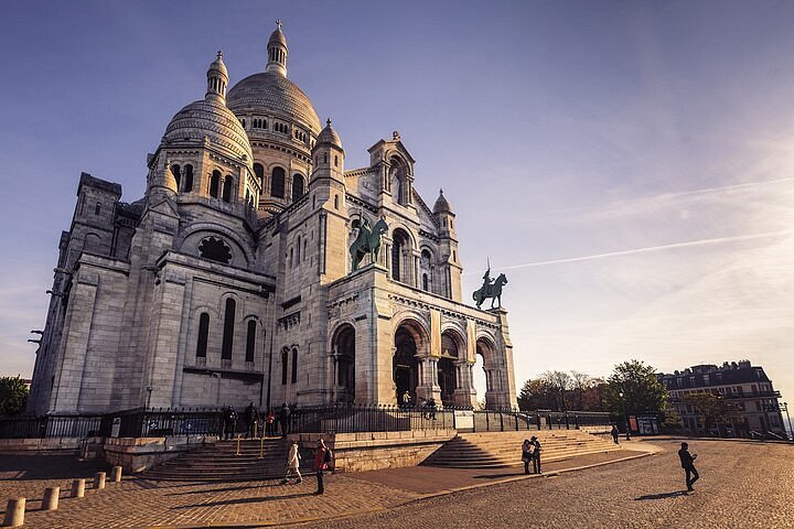 2024 Parigi in un giorno: Montmartre, la cattedrale di Notre Dame, il museo  del Louvre, la Tour Eiffel