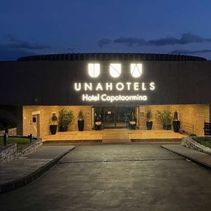 UH Hotel Capotaormina entrance