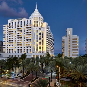 Loews Miami Exterior Night B