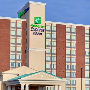 Welcome to Holiday Inn Express & Suites