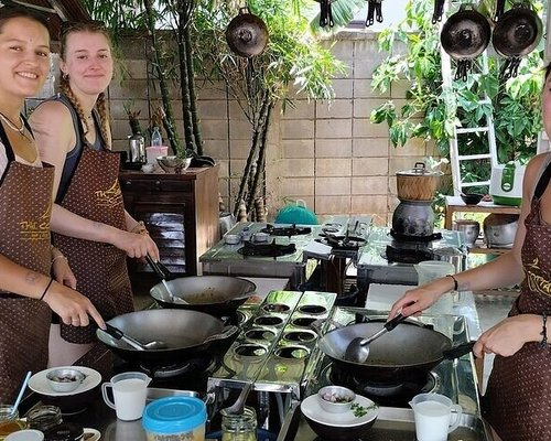 Jogo De Chef De Casal De Cozinha Com Farinha. Culinária Dos