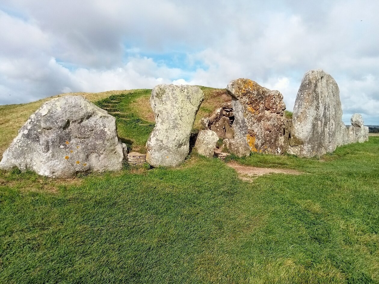 West Kennet Long Barrow Avebury