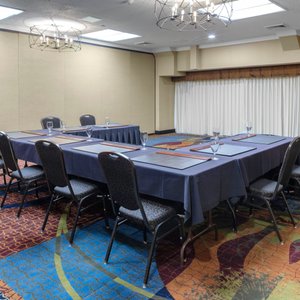 Embassy Suites by Hilton Kansas City Plaza, hotel in Kansas City