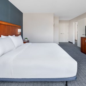Executive Suite Bedroom