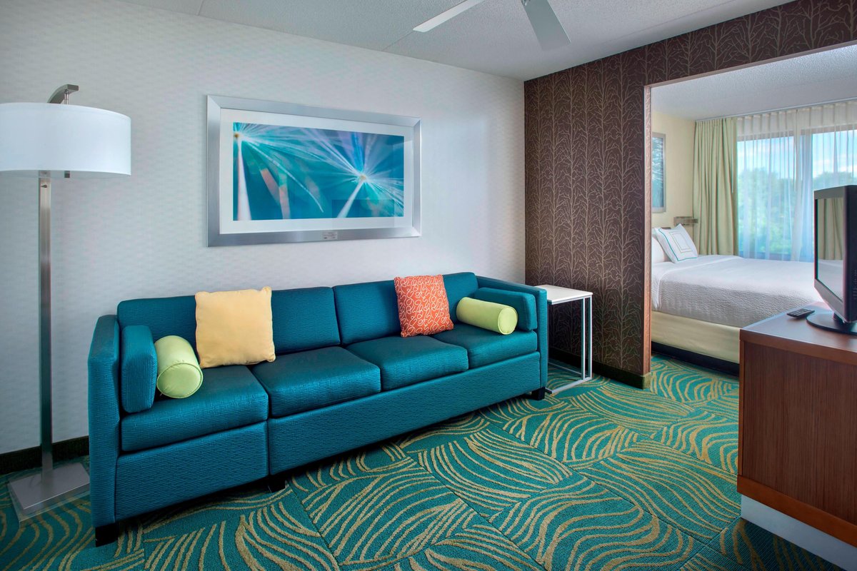 SpringHill Suites by Marriott Philadelphia Willow Grove Rooms: Pictures ...