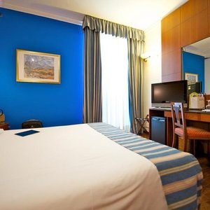 623951 Guest Room