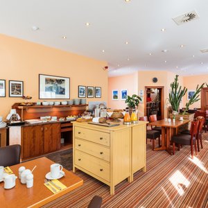 Breakfast Room