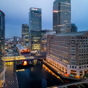 London Marriott Canary Wharf Night View