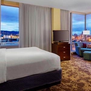 Corner King Guest Room