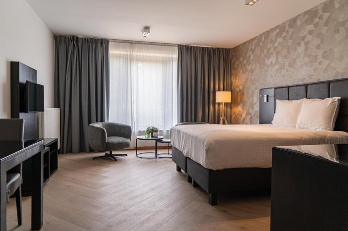 DIAMANT SUITES BRUSSELS EU $66 ($̶1̶0̶8̶) - Prices & Condominium ...