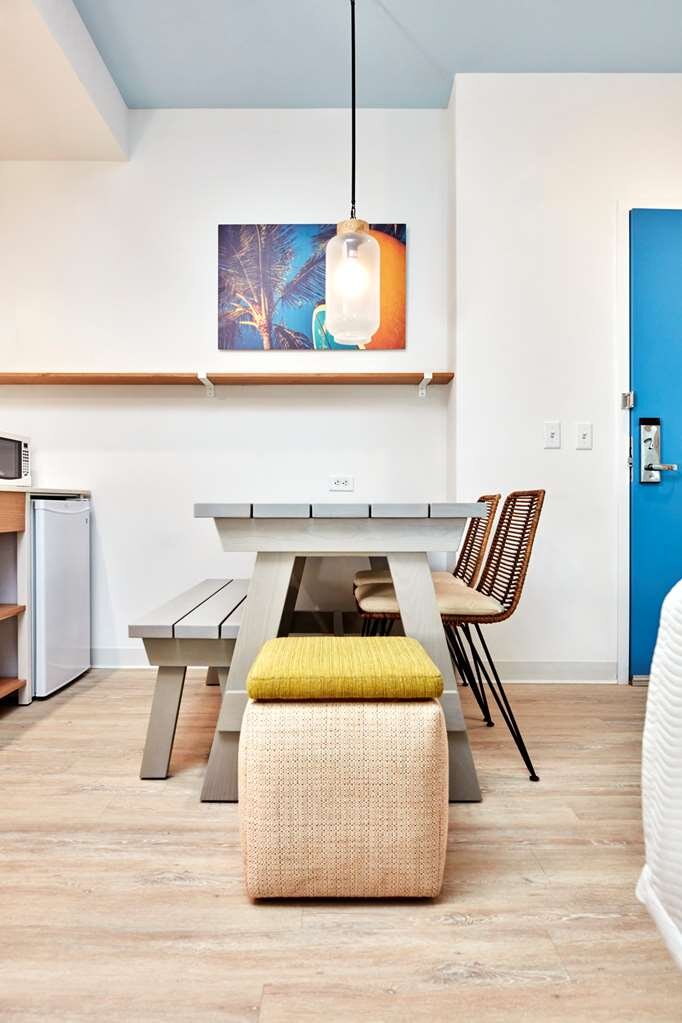 Hotel photo 37 of Universal’s Endless Summer Resort - Dockside Inn and Suites.