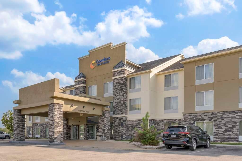 COMFORT INN & SUITES $91 ($̶1̶0̶9̶) - Updated 2024 Prices & Hotel ...