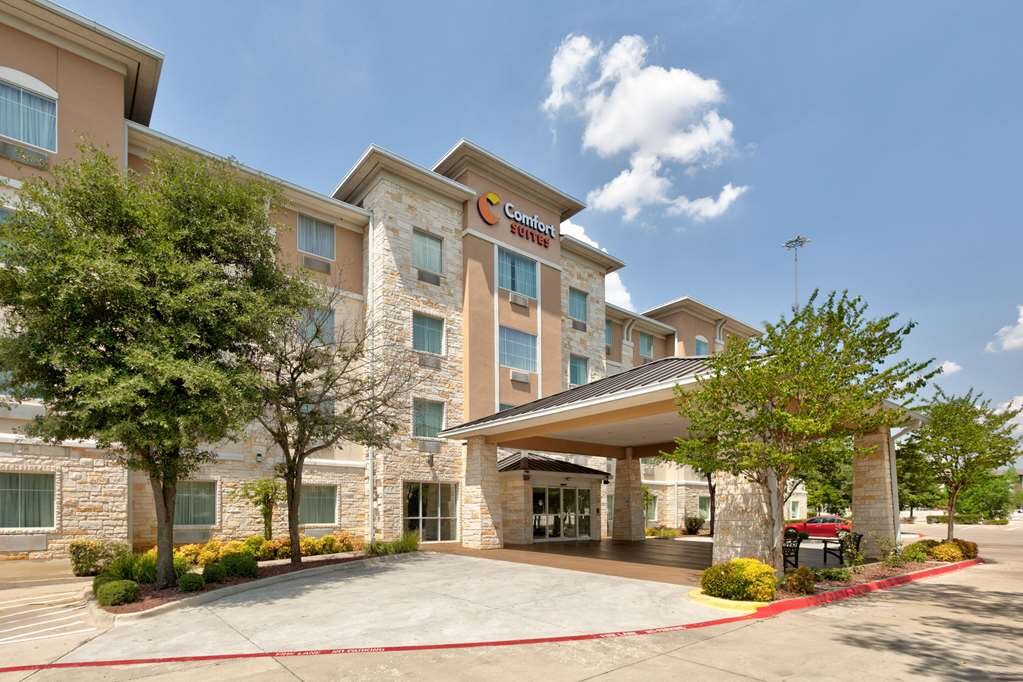 COMFORT SUITES ARLINGTON ENTERTAINMENT DISTRICT Updated 2024   Hotel Exterior 