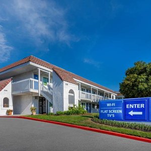 Motel Carpintera CA South Exterior