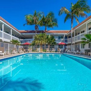 Motel Carpintera CA South Pool