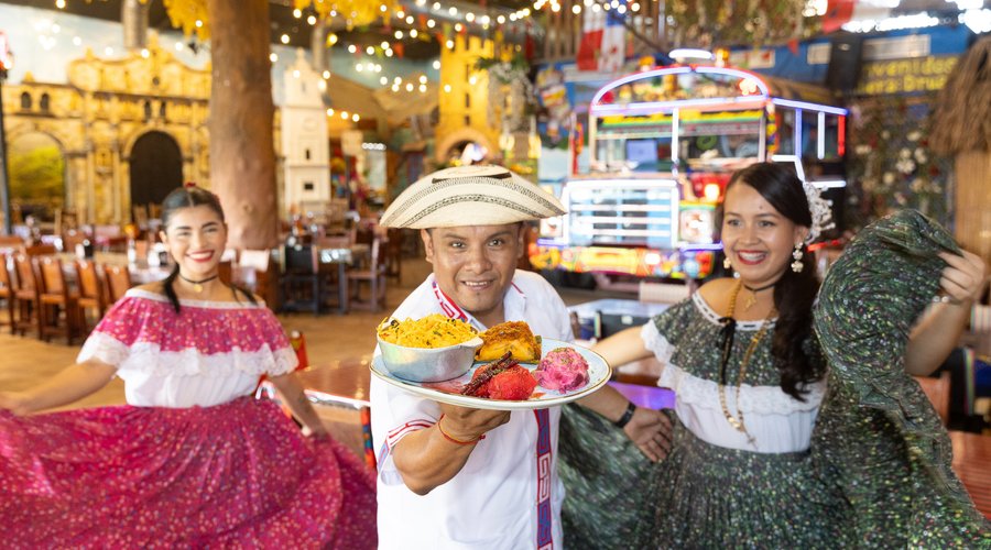 Conoce la auténtica gastronomía panameña, con bailes folclóricos, la mejor atención y una experiencia 100% temática!
