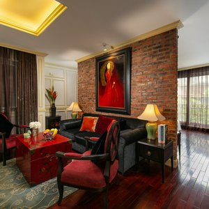 Suite City View
The Suite rooms are inspired by the new cultured interior décor distinctive of 1920’s France and colonial Indochina. Featuring a bedroom, a spacious bathroom with e gorgeous standing shower and stylish bathtub and comfy sofa. Original molding and large window, which fill the space with natural light, will bring the greatest experience for your holiday. 
