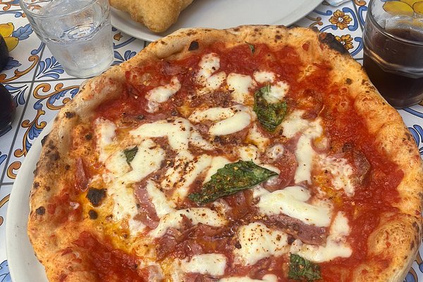 Dettaglio tavolo e addobbi - Picture of Pizza e Capricci, Villaricca -  Tripadvisor