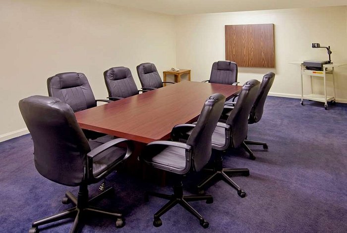 Meeting Room ?w=700&h= 1&s=1
