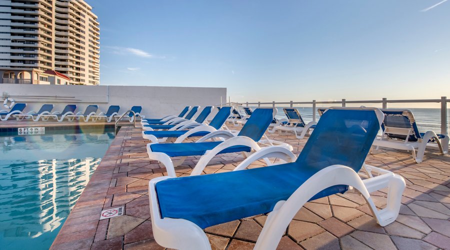 Tropical Winds Oceanfront Hotel in Daytona Beach, Florida