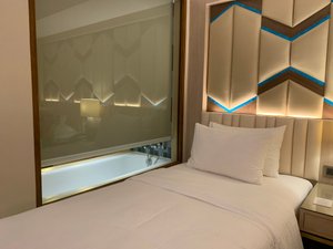 Room & Suite