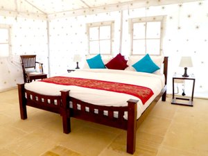 Room & Suite