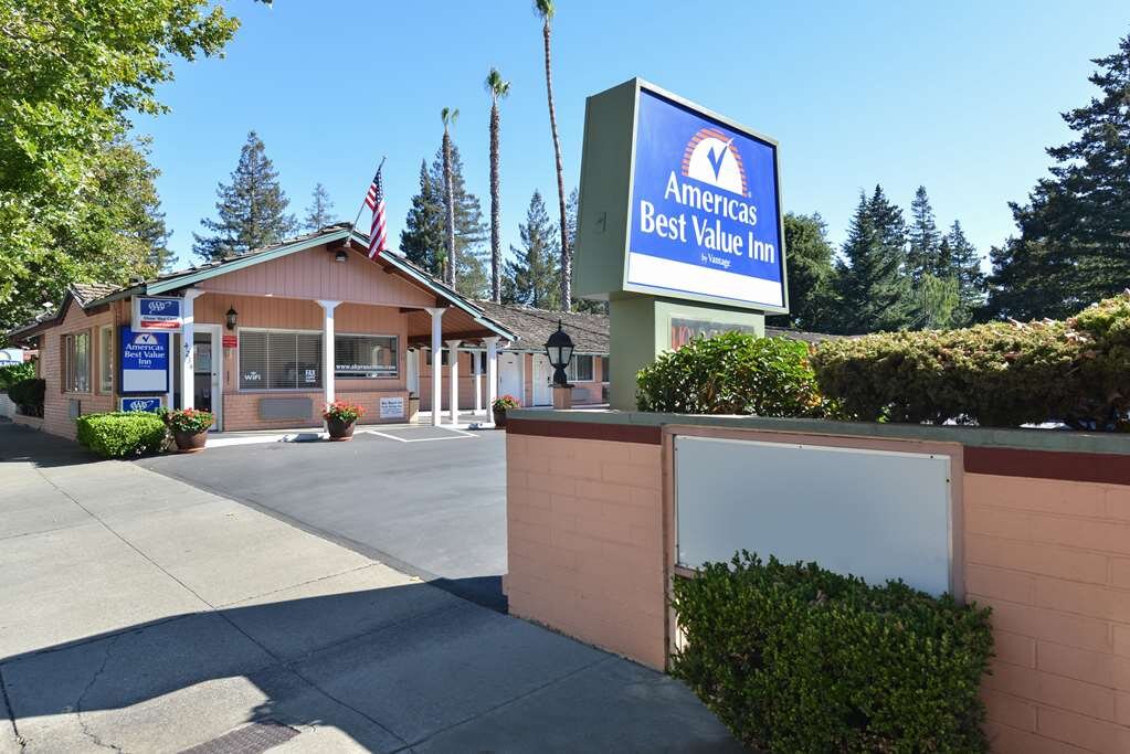 AMERICAS BEST VALUE INN SKY RANCH 88 9 7 Prices Hotel