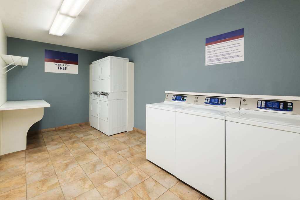 SONESTA SIMPLY SUITES LAS VEGAS CONVENTION CENTER 79 1 7 3   Laundry Facility 