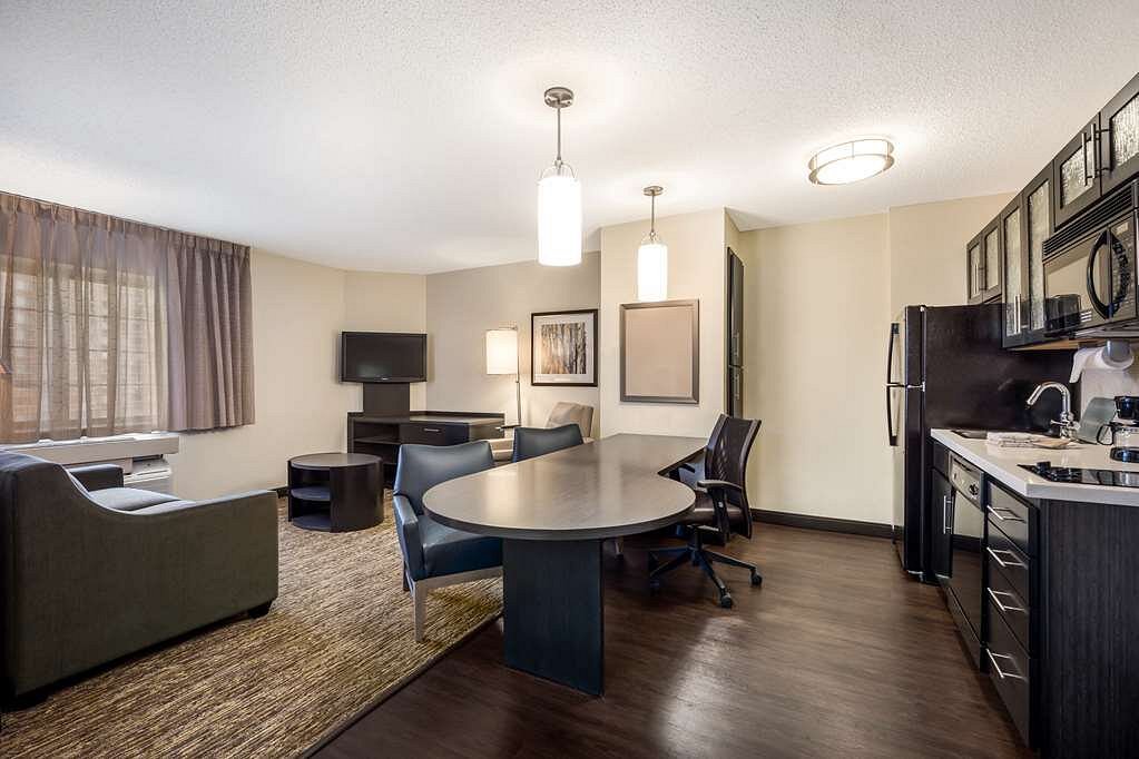 SONESTA SIMPLY SUITES CHICAGO O'HARE AIRPORT $86 ($̶1̶0̶6̶) - Prices &  Hotel Reviews - Schiller Park, IL