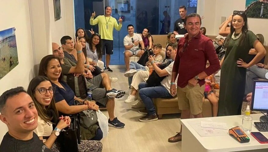 Clientes aguardando para embarcar para Morro de São Paulo