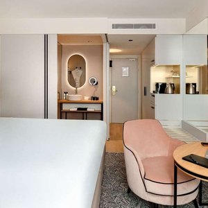 Guest room