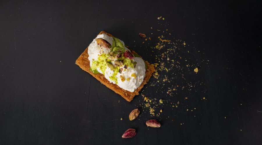 Prova i nostri mini dessert, finger food e le torte su prenotazione.