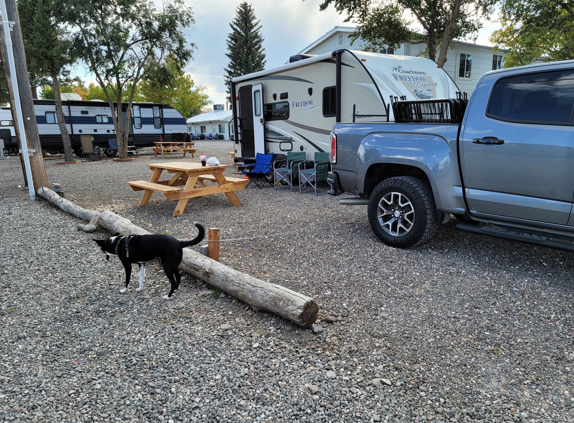 Henrie's Hitch-N-Post RV Resort by null