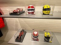 Gadget Ferrari - Foto di Ferrari Store, Milano - Tripadvisor